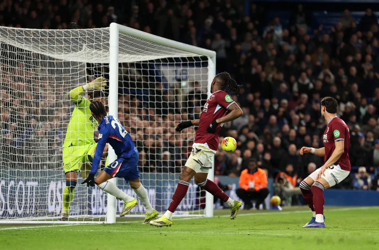 【切尔西赛季最佳引援】在切尔西3-2逆转西汉姆联的关键战役中，若昂·佩德罗替补登