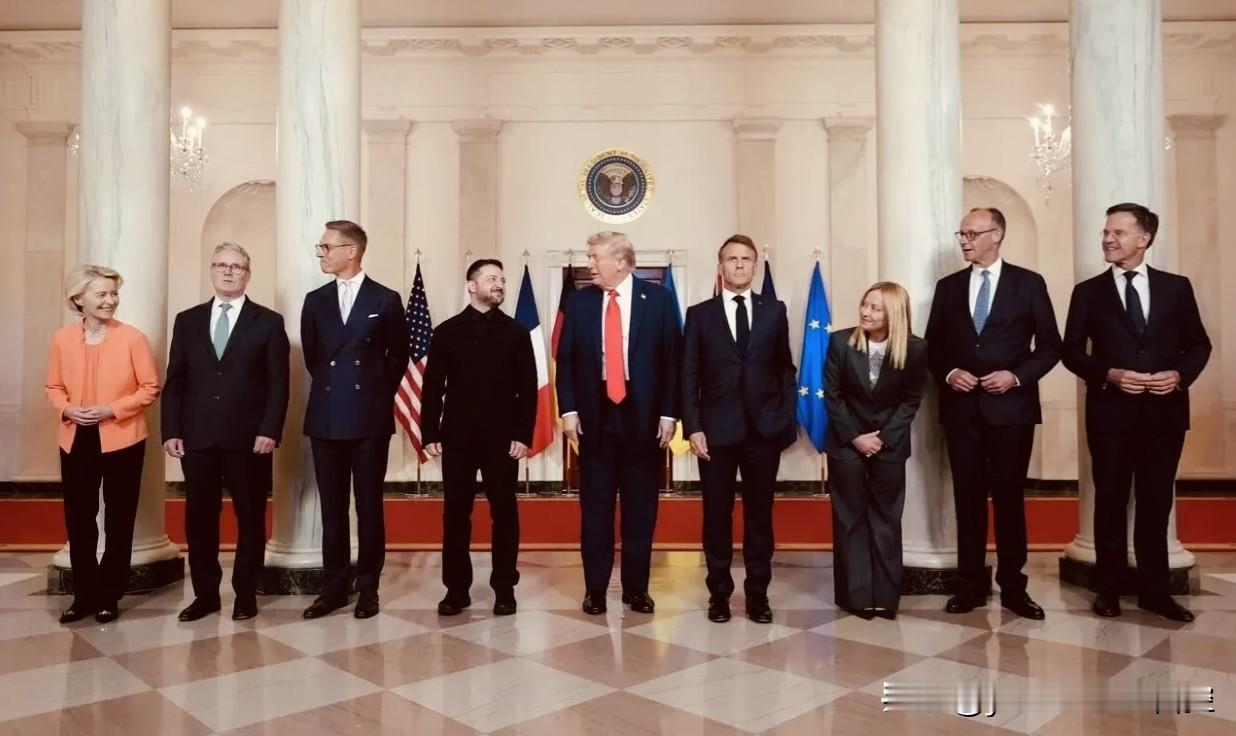 【特朗普连续成功举办高层会谈】
    WSJ今天报道，美乌总统会谈时泽连斯基没