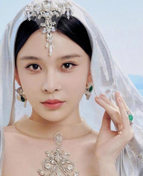 赵樱子自曝前男友片酬2000万 转行网红的明星赵樱子姐姐之前官宣和男友分手，现在