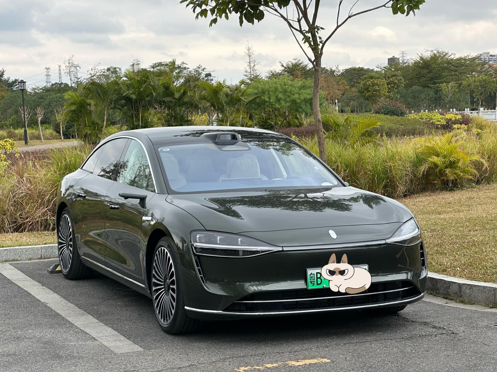 前两天朋友试了一下新款享界S9，居然说底盘有股“德味”，悬挂有韧性有路感，并不是