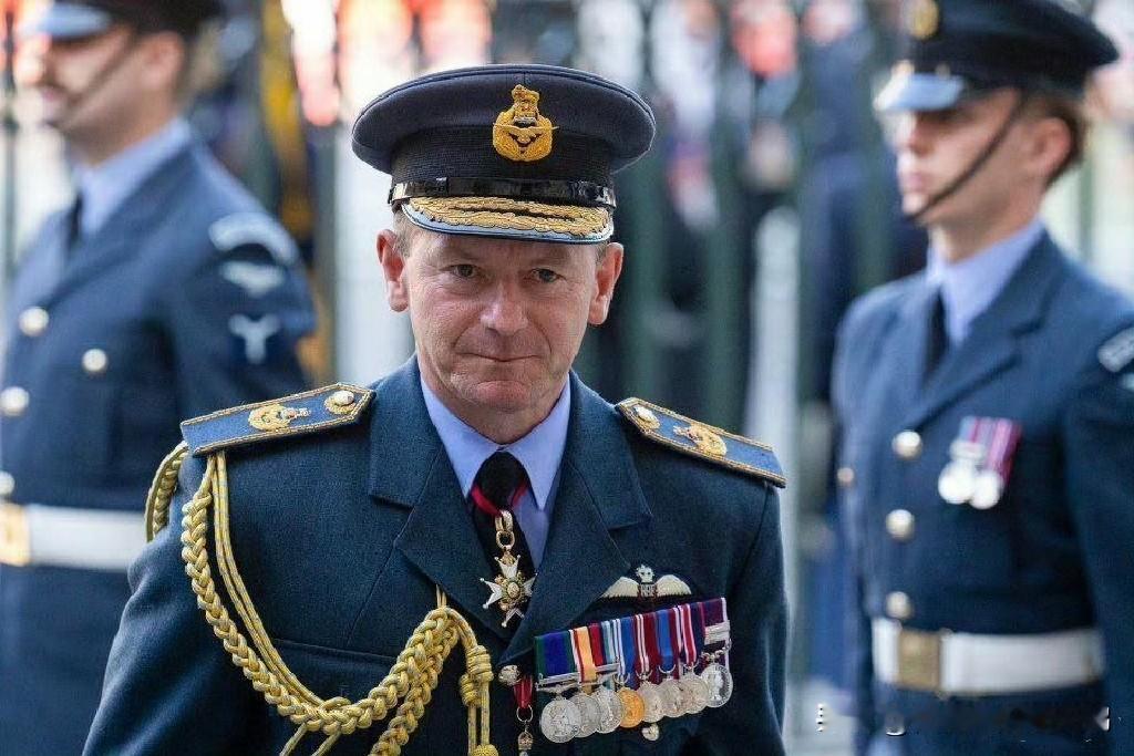 ❗据天空新闻台报道，英国国防参谋长理查德·纳顿表示：大不列颠的儿女们必须准备好与