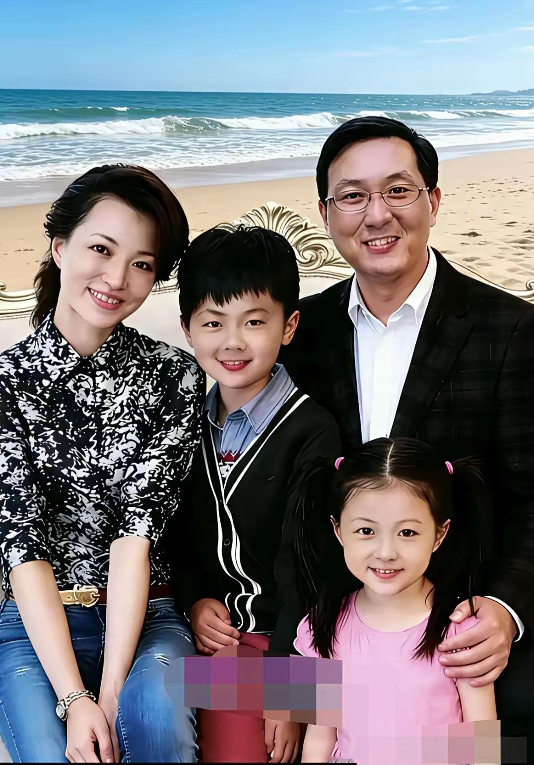 王铎：你见过，董卿一家子人吗？