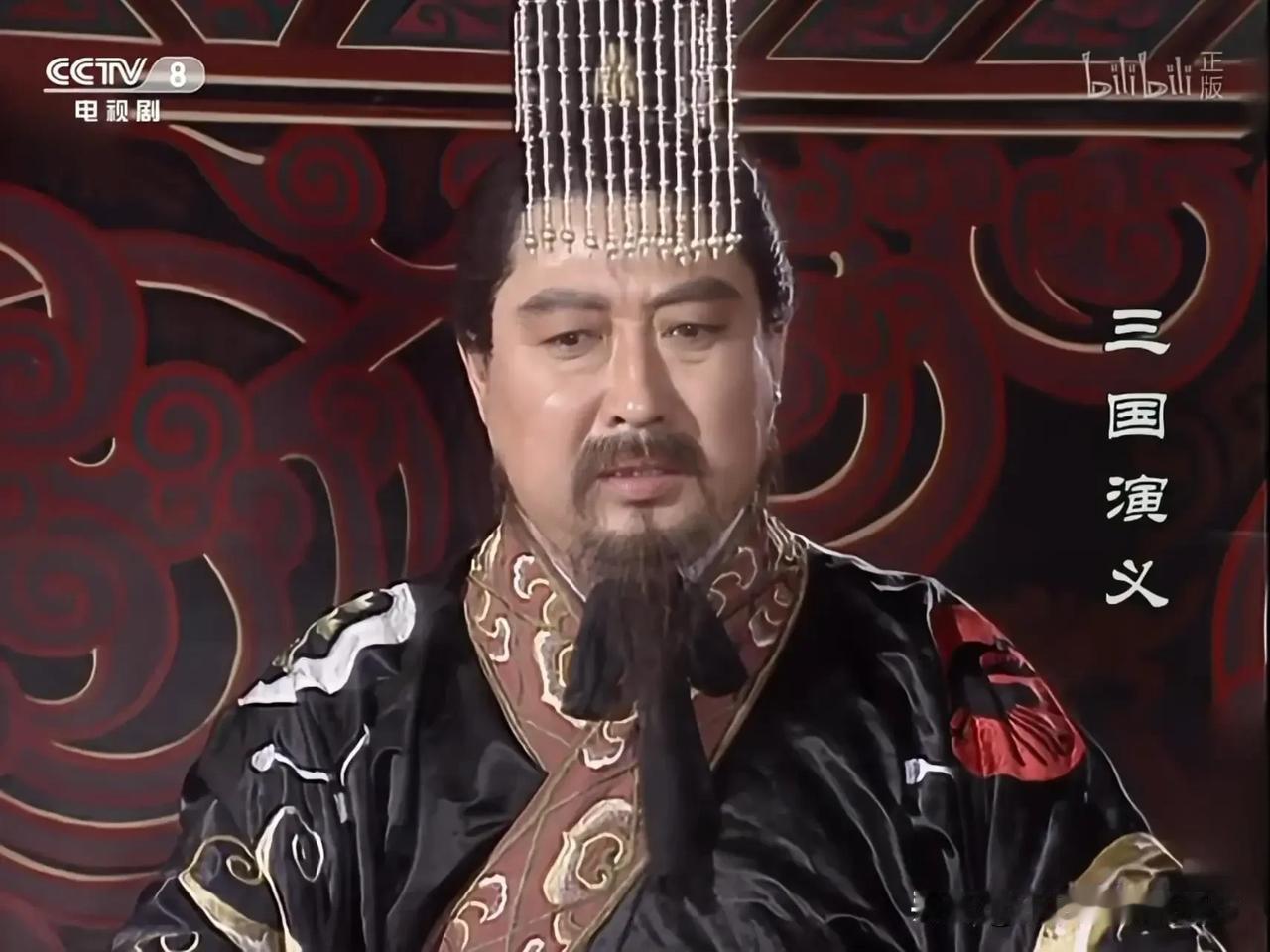 刘禅到底是明君还是昏君？我先说说，得分阶段，诸葛亮健在的时候，是中庸的守成之君，