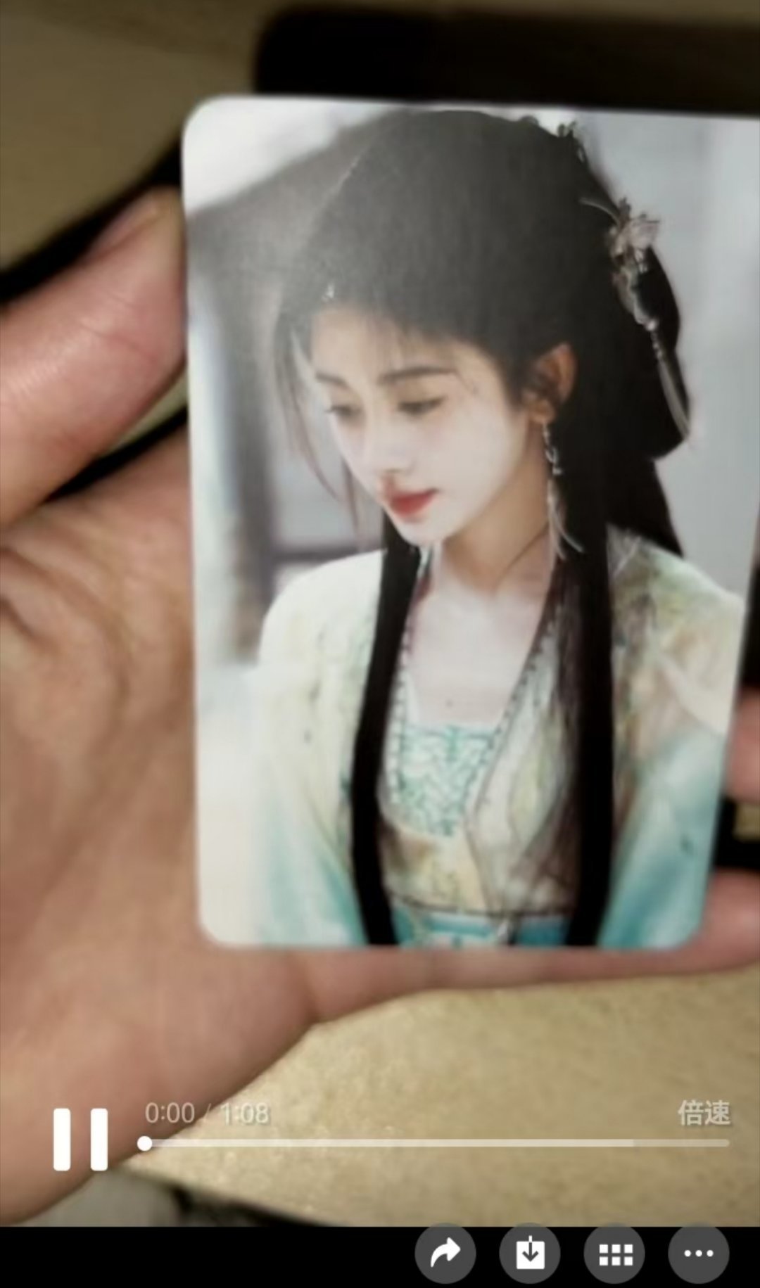 鞠婧祎周边市场 我14.2r收的可以吗？？开始她也没说有瑕啊？？ 
