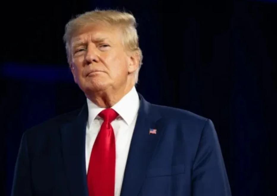 中国突然出手了。

今天上午，北京方面释放明确信号：这回的意思很直白：不跟你吵架