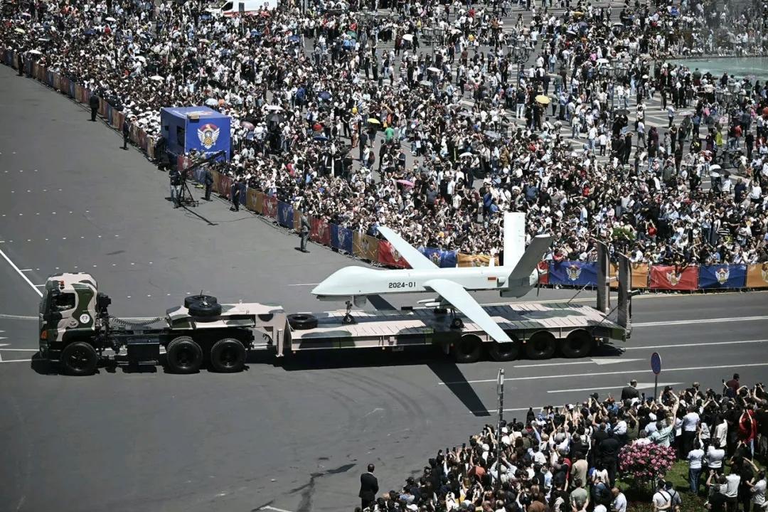 6月2日，据社交媒体报道，5月28日，亚美尼亚武装力量在首都埃里温举行一场大规模