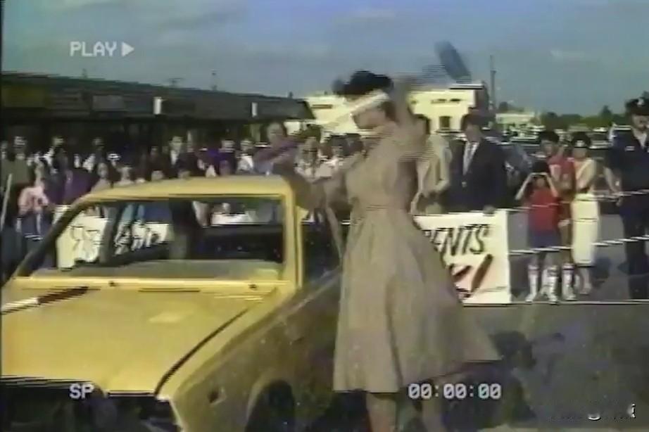 上世纪80年代，日本的工业非常发达，可以说是世界工厂。

人人都拥有日本的科技产