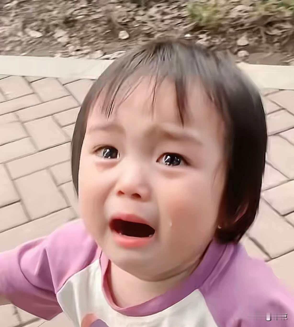 很多爆款短剧真的没眼看。耐着性子看两集，恨不得以头抢地，苍天啊大地啊，平台推流的