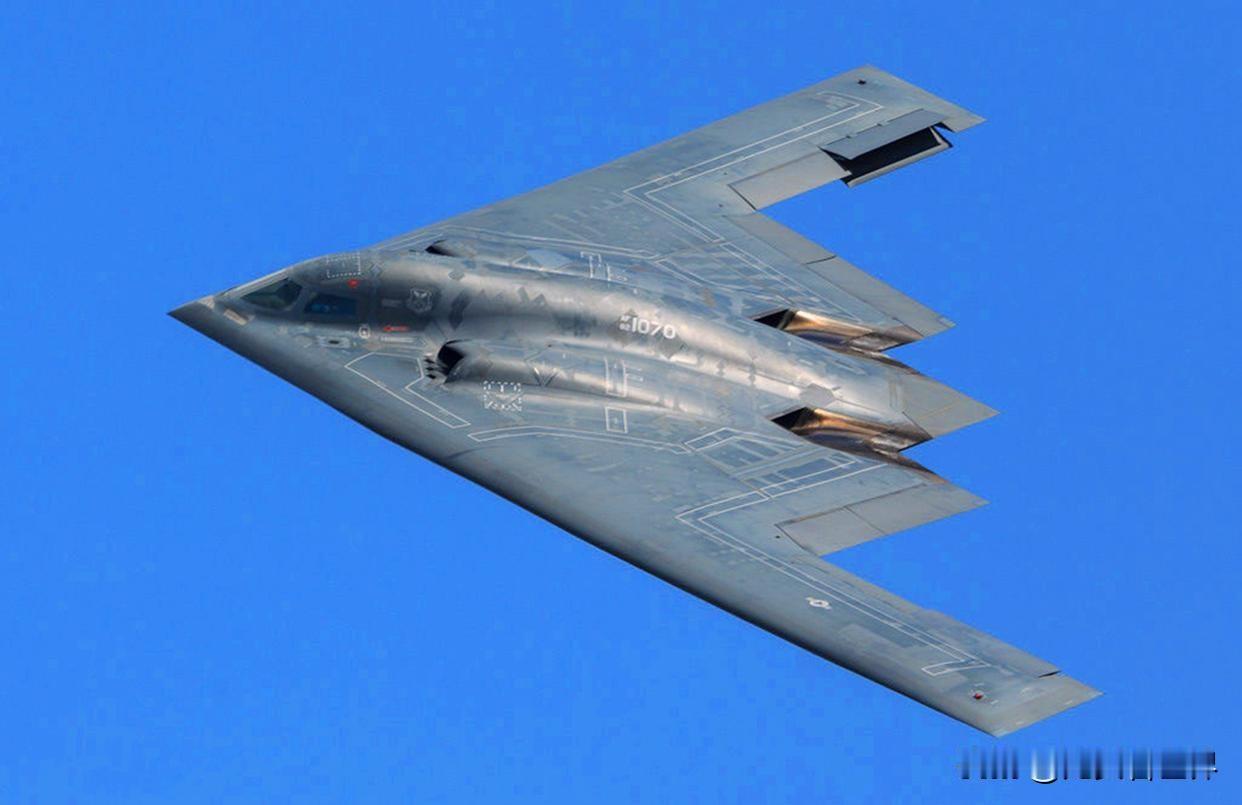 美国武器造价贵的真正原因是什么? 美国武器造价贵，原因可不少。就拿轰炸机来说，B
