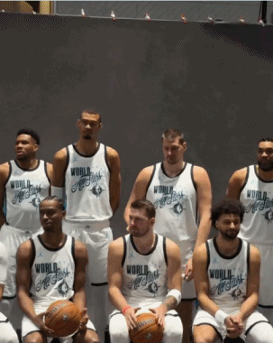 这哪是全明星国际队呀，这不就是联盟前五吗？
本届全明星赛制又重新改革，分为了美国