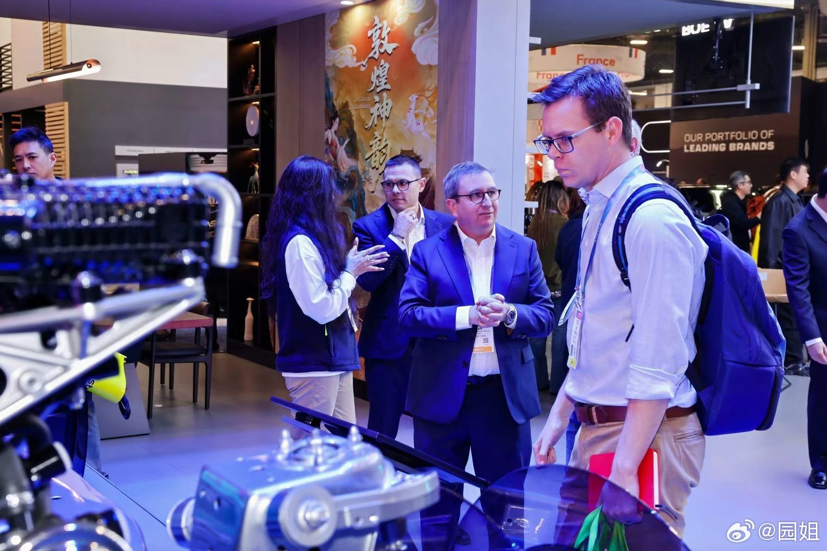 2026 CES长城展台，东方美学与黑科技双向奔赴，灵魂S2000CL八缸摩托、