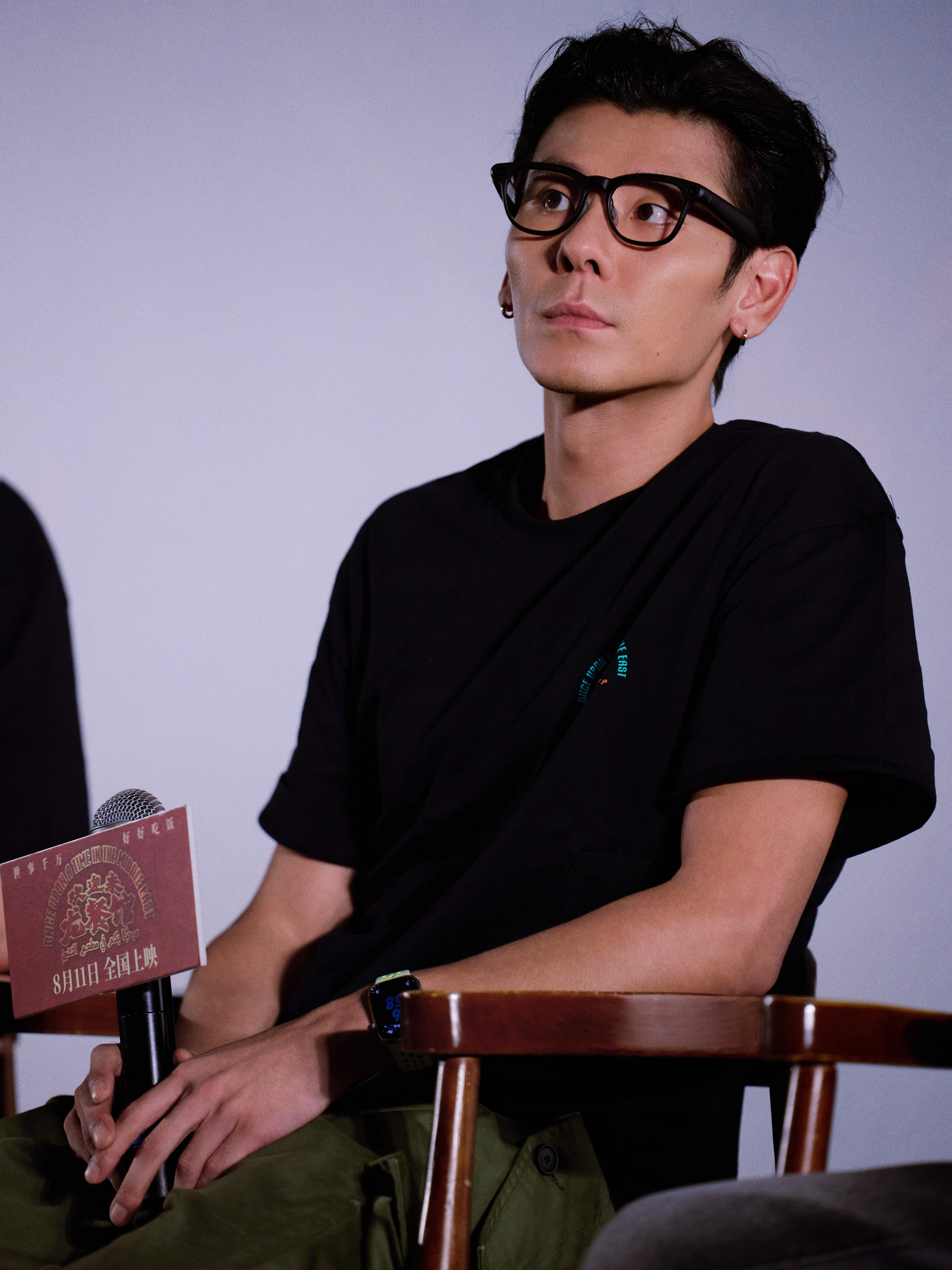 只有蒋奇明能演马俊生看完采访彻底被蒋奇明塑造的马俊生打动。开篇高难度餐厅长镜头，