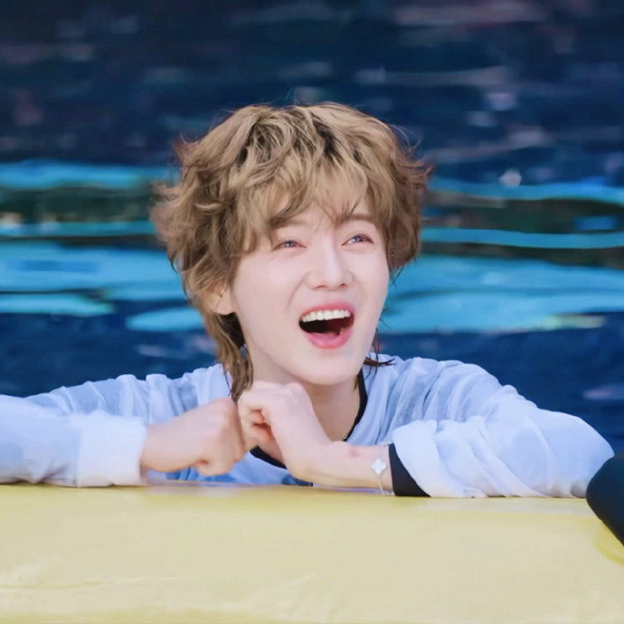 鹿晗的五官很立体鹿晗落水后的颜值鹿晗的五官很立体，鹿晗落水后的颜值很在线，谁懂别