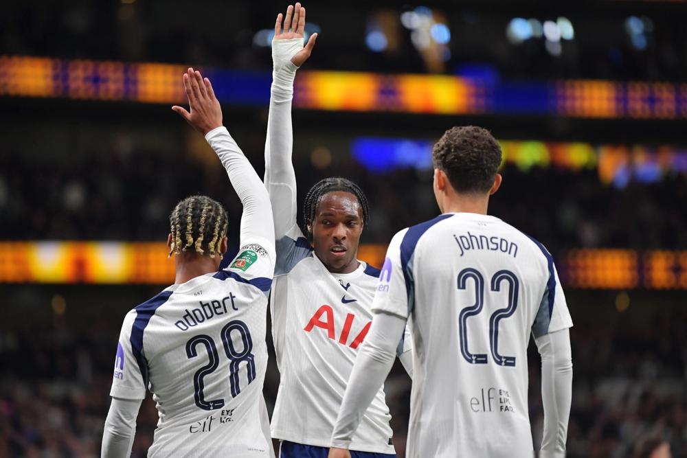 英超本赛季欧冠淘汰赛，脸都丢尽了。
 
六支球队参赛，最后只剩阿森纳进八强。其他