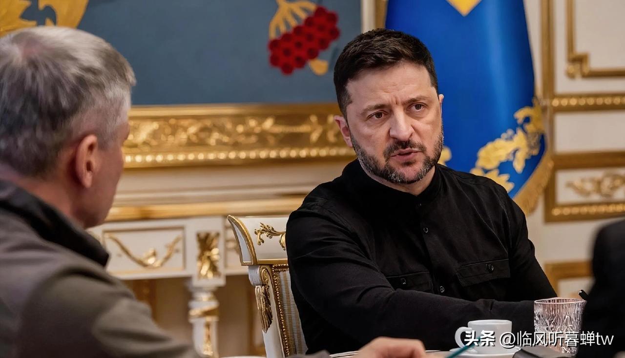 子弹打穿纸板插板像撕报纸！”2025年10月30日，红军城（乌称波克罗夫斯克）乌