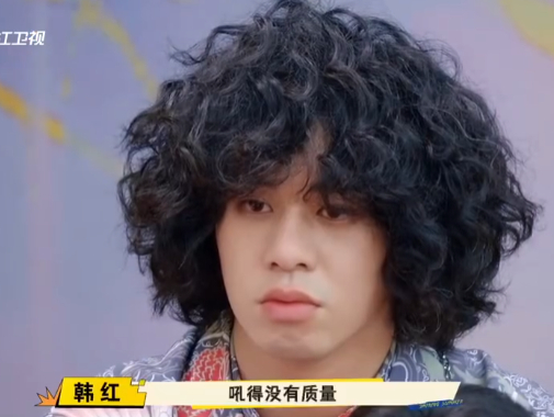 曾比特为什么总被韩红骂跑调 曾比特在闪光的夏天太憋屈了，韩红两次点名跑调，直接给