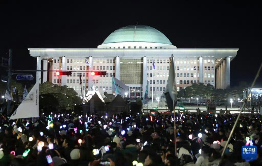 【弹劾案通过后， 韩国紧急向中美日通报 】据韩联社12月14日报道，韩国总统尹锡