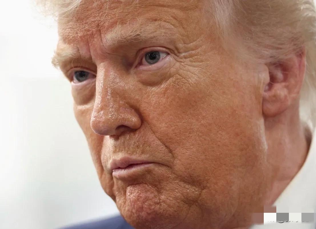 特朗普14日发文说：“假新闻媒体又一次故意炮制误导性标题，声称五架加油机在沙特阿