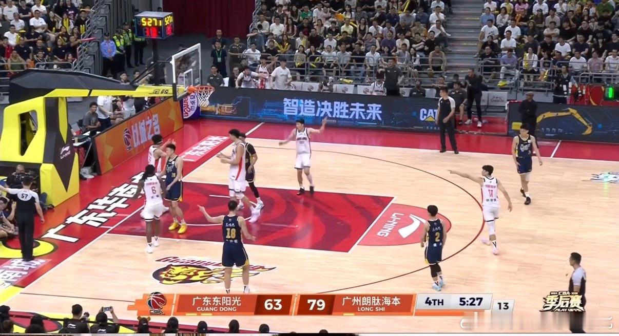 广东男篮vs龙狮男篮醒一醒，打季后赛呢🤣 