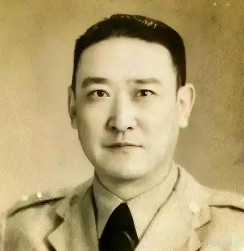 1949年，马呈祥带着8000两黄金逃往埃及。临行前，张治中极力挽留，可他却长叹