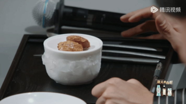 谢霆锋说用辣椒做甜品是疯了谁能懂一饭封神 第二季的含金量！“甜哭了”把辣椒藏进法