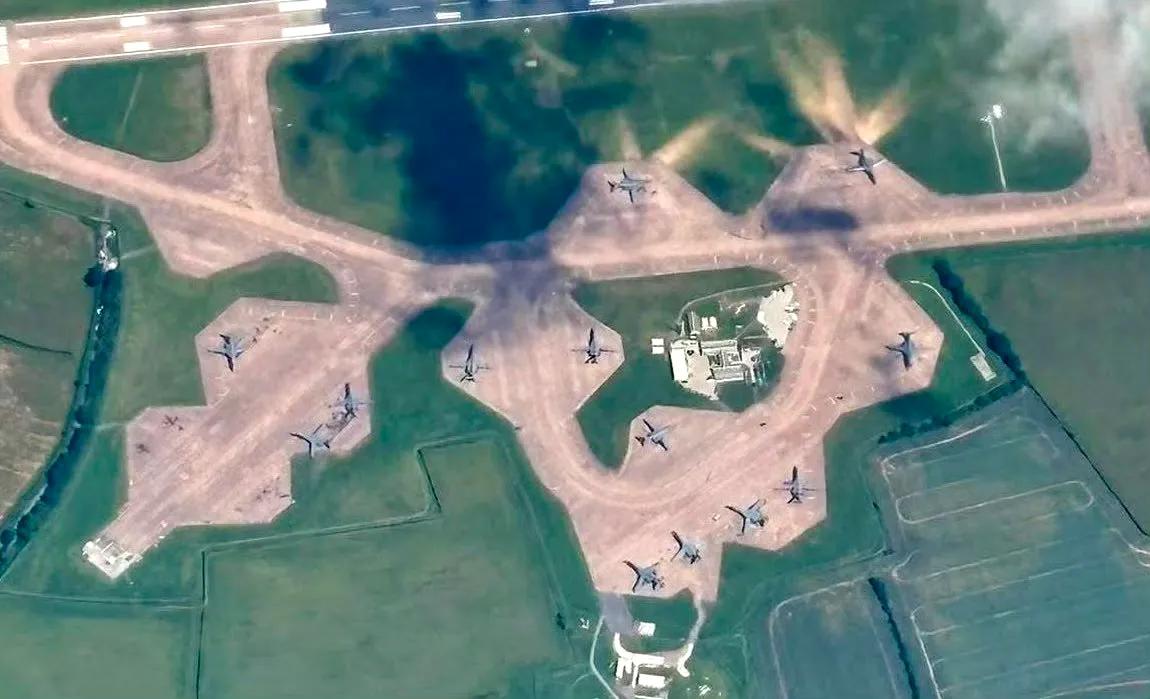 最新的卫星照片显示，美国空军仍然在英国费尔福德空军基地部署着13架B-1B和5架
