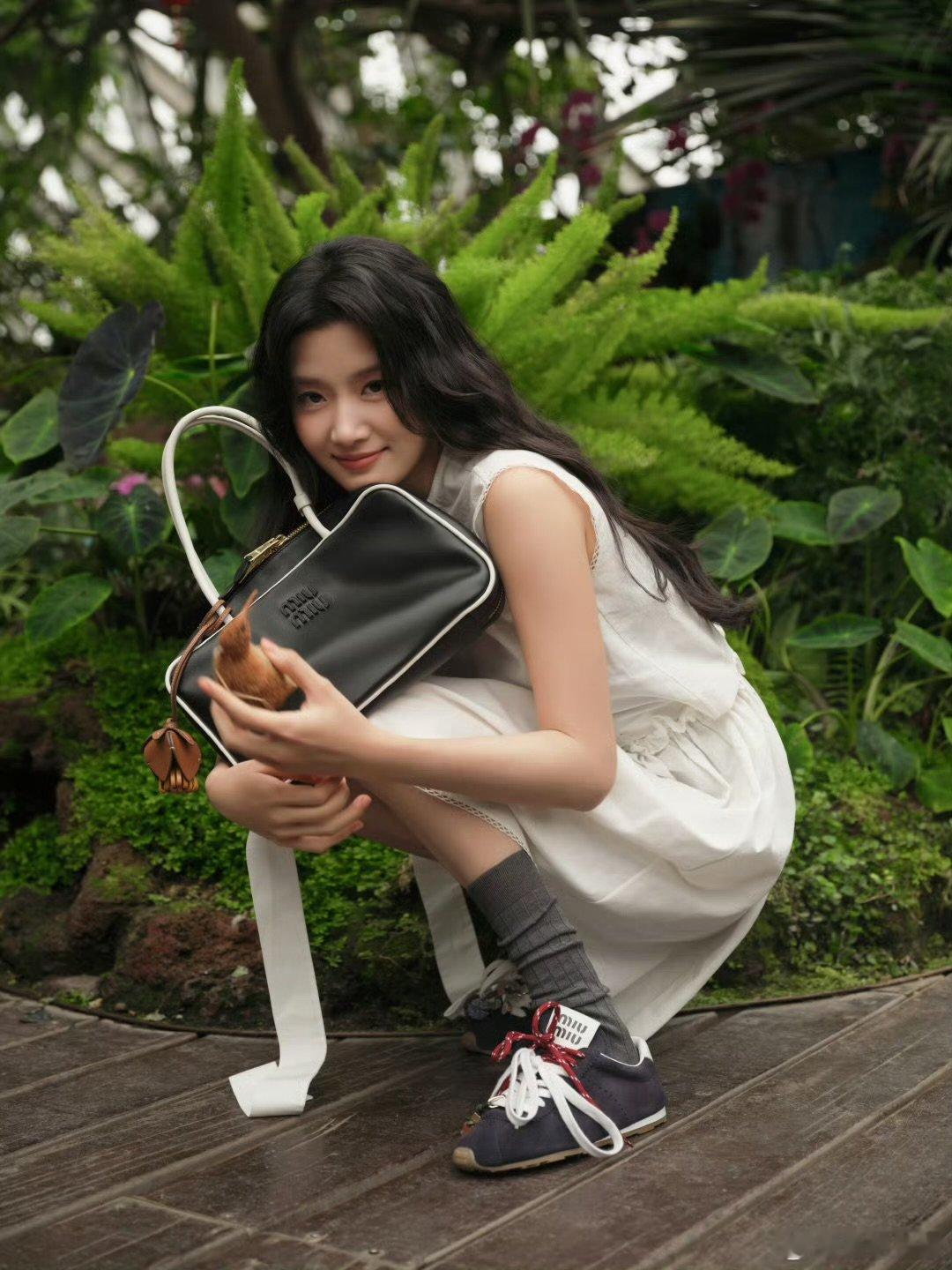 卢昱晓聆听大自然的旋律卢昱晓去春天里遛遛弯聆听大自然的旋律跟随去春天里遛遛弯 ​