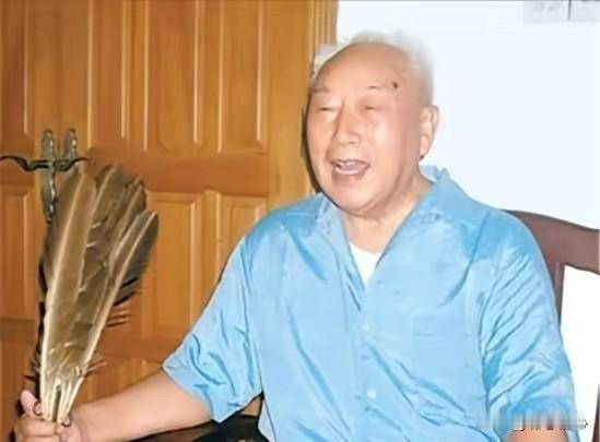 会上吵得拍桌子，16年后坦诚认错，老一辈将领的坦荡让人敬佩
 
中原突围胜利后，