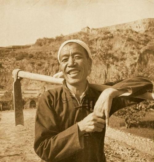 1976年举国哀痛，农民出身的副总理陈永贵，一句心里话哭碎万千农人的心
1976