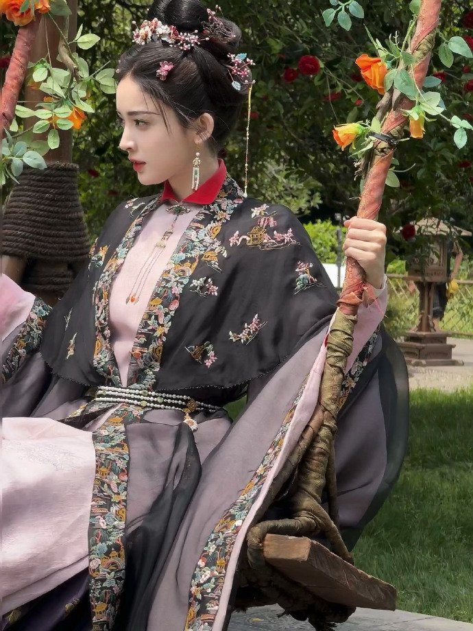 娜扎片场的细微快乐娜扎荡秋千live 娜扎片场的细微快乐片场的细微快乐给大家 ，
