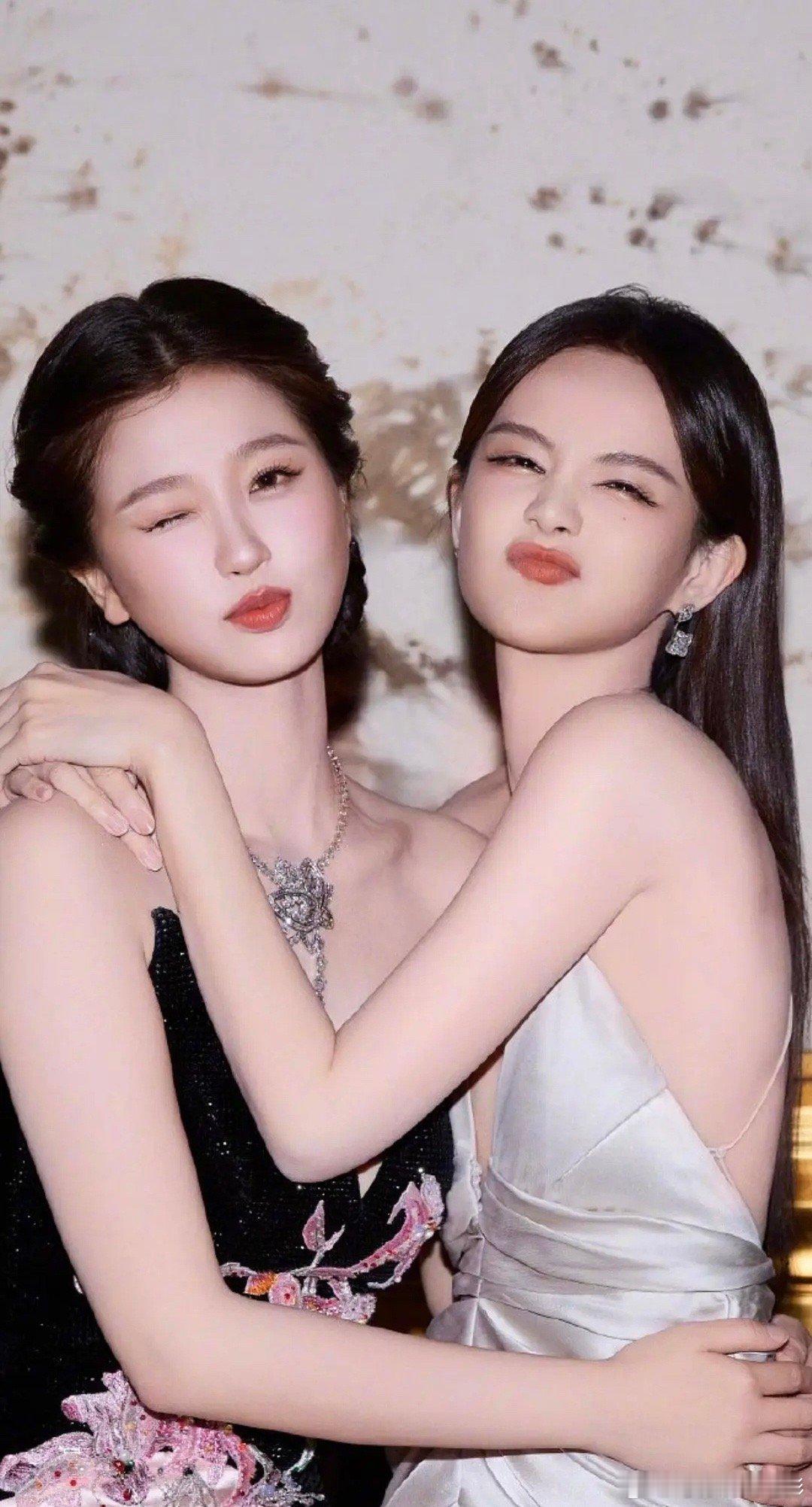 这给李一桐修成啥了[允悲] 看了要报警 ​​​