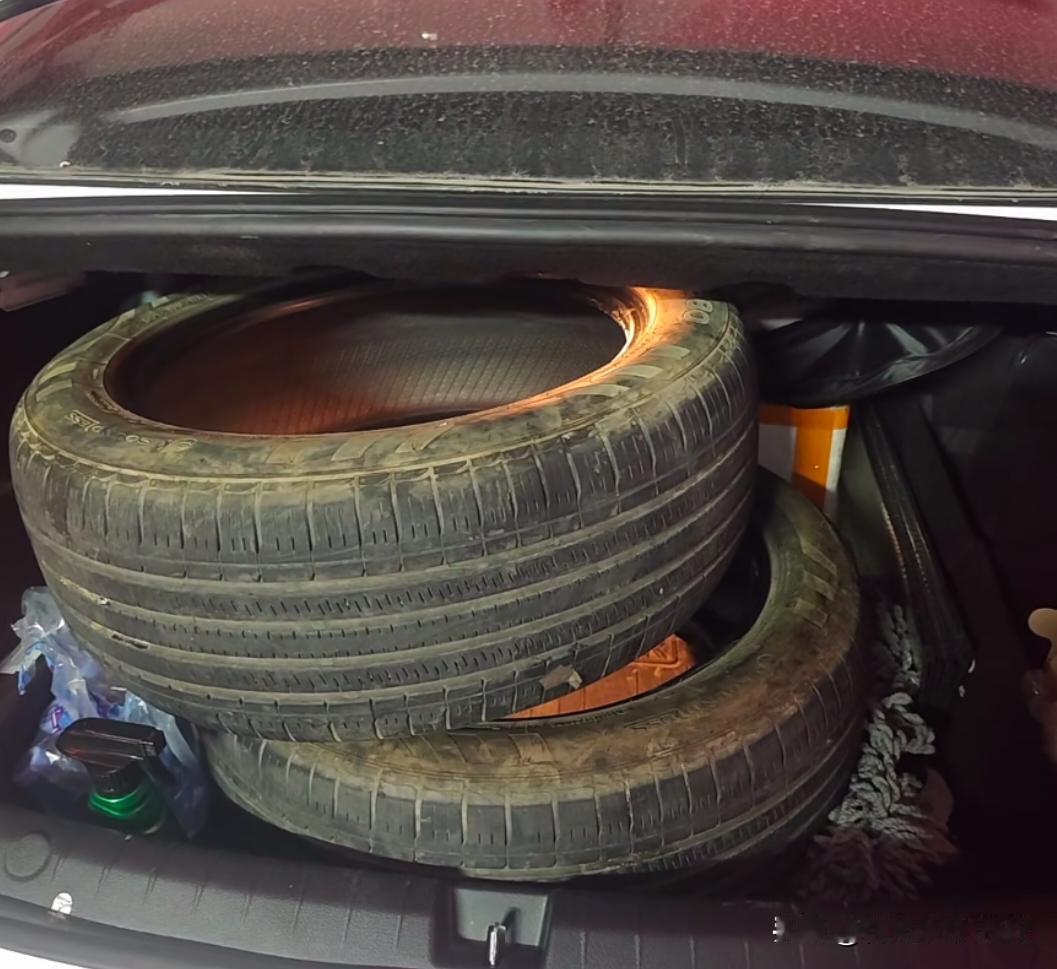 不够4万公里，前面转向轮换了两个轮胎，旧胎又挂咸鱼居然还卖了150块钱，这些人买