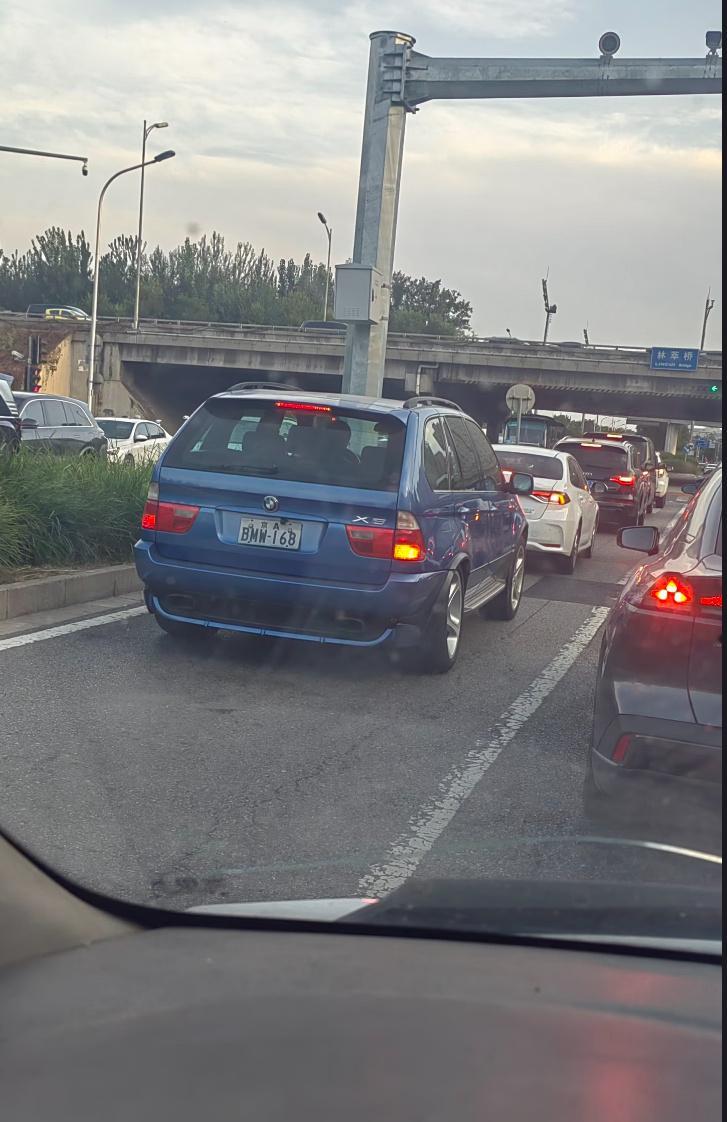 所以是车厉害还是车牌厉害？ ​​​