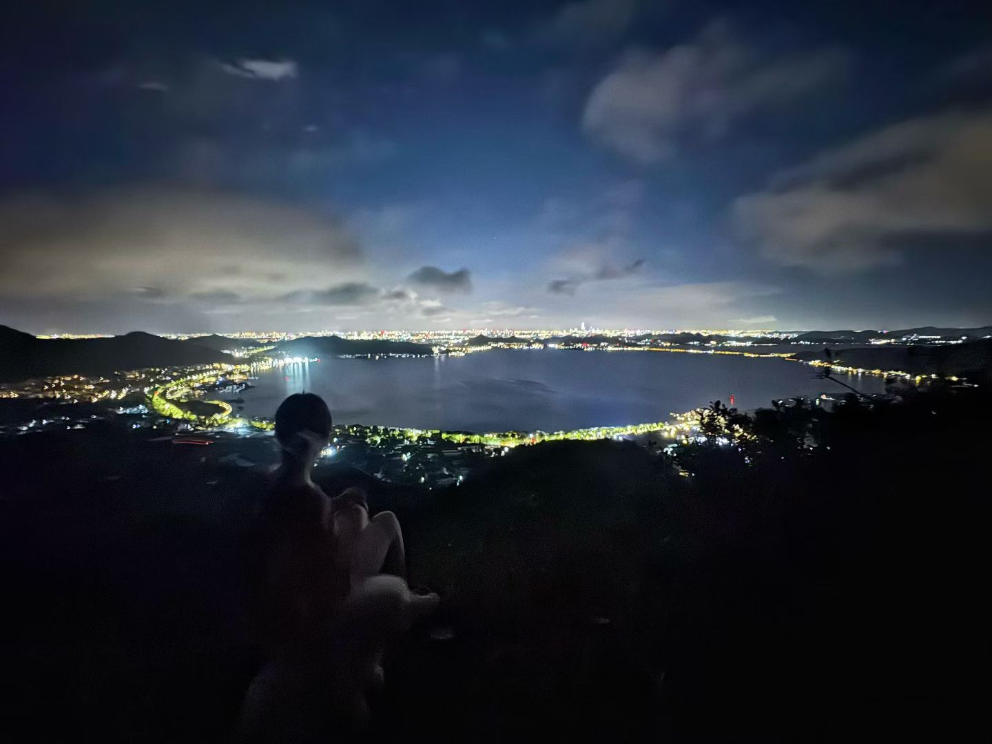 快上车吧[超话] 是夜  ​​​