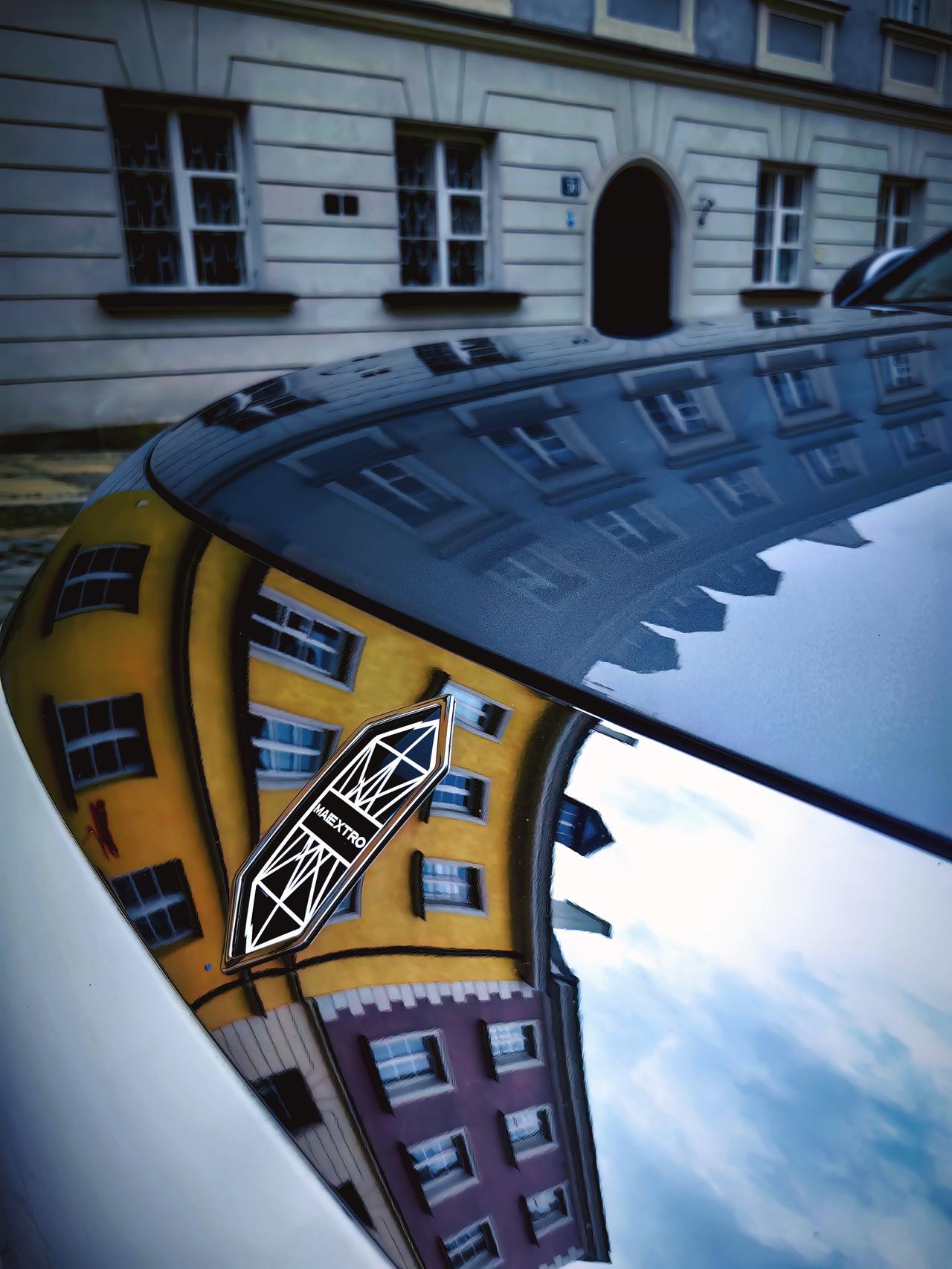 近日，资深汽车媒体人齐宇与科技意见领袖郭局驾驶尊界S800，从北京出发，历时数周