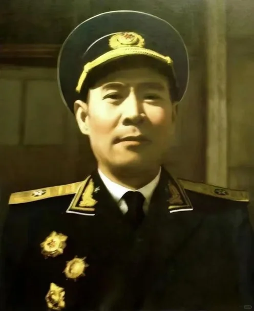 原东海舰队司令员：马龙将军