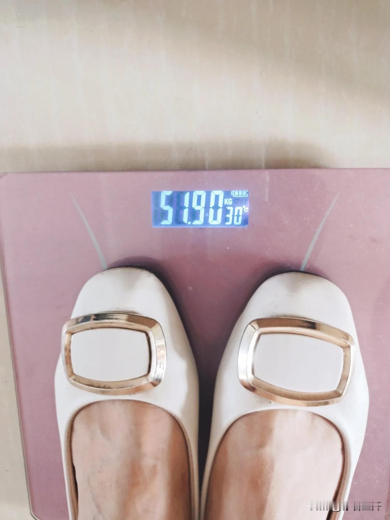 过了50岁，身体发生的变化，真让人苦恼。

我从30多岁到现在，体重一直在105