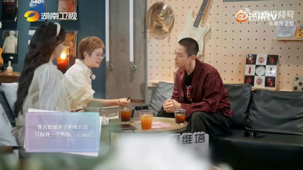 李承铉也害怕开家长会 李承铉首次参加lucky班级聚会，作为现场唯一男性，面对妈