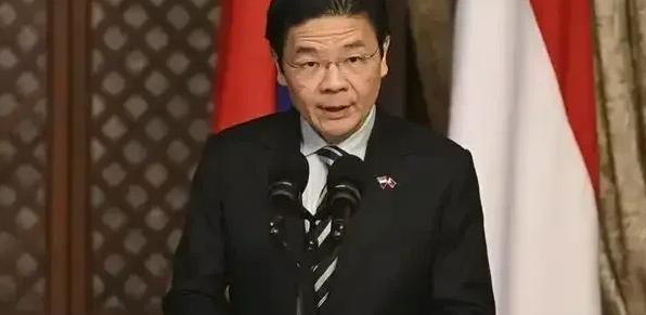 新加坡《联合早报》不顾体面，下场跟中国网友互撕。
刊文称那些不看好新加坡发展前景