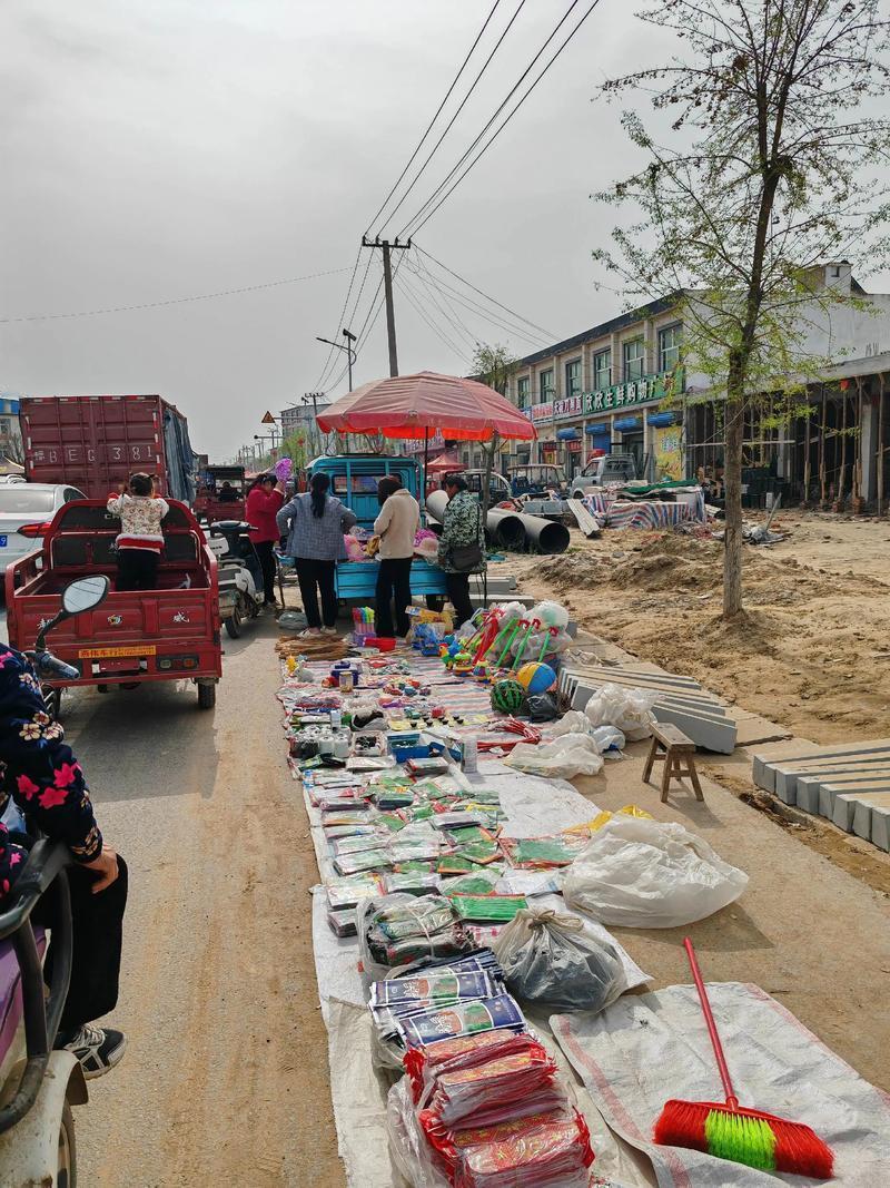 走投无路的时候,摆地摊丢人吗?
走投无路的时候，摆地摊真的“丢人”吗？这个问题，