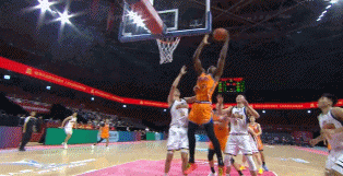 怀特塞德克里斯都骂裁判吃技犯，CBA再次进误区，容忍小动作难提升激烈对抗

外援