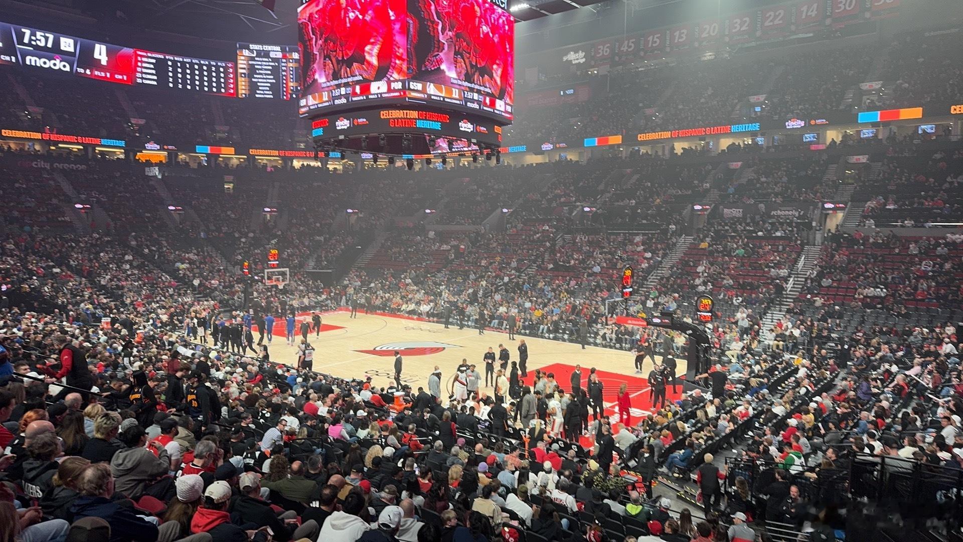 感谢阿夫迪亚最后几粒进球！半场拿下20分正负值+13，开拓者69：56暂时领先，