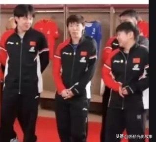 王楚钦的“双标眼神”：孙颖莎是结界里的光，王曼昱是并肩的盾
 
当王楚钦、孙颖莎