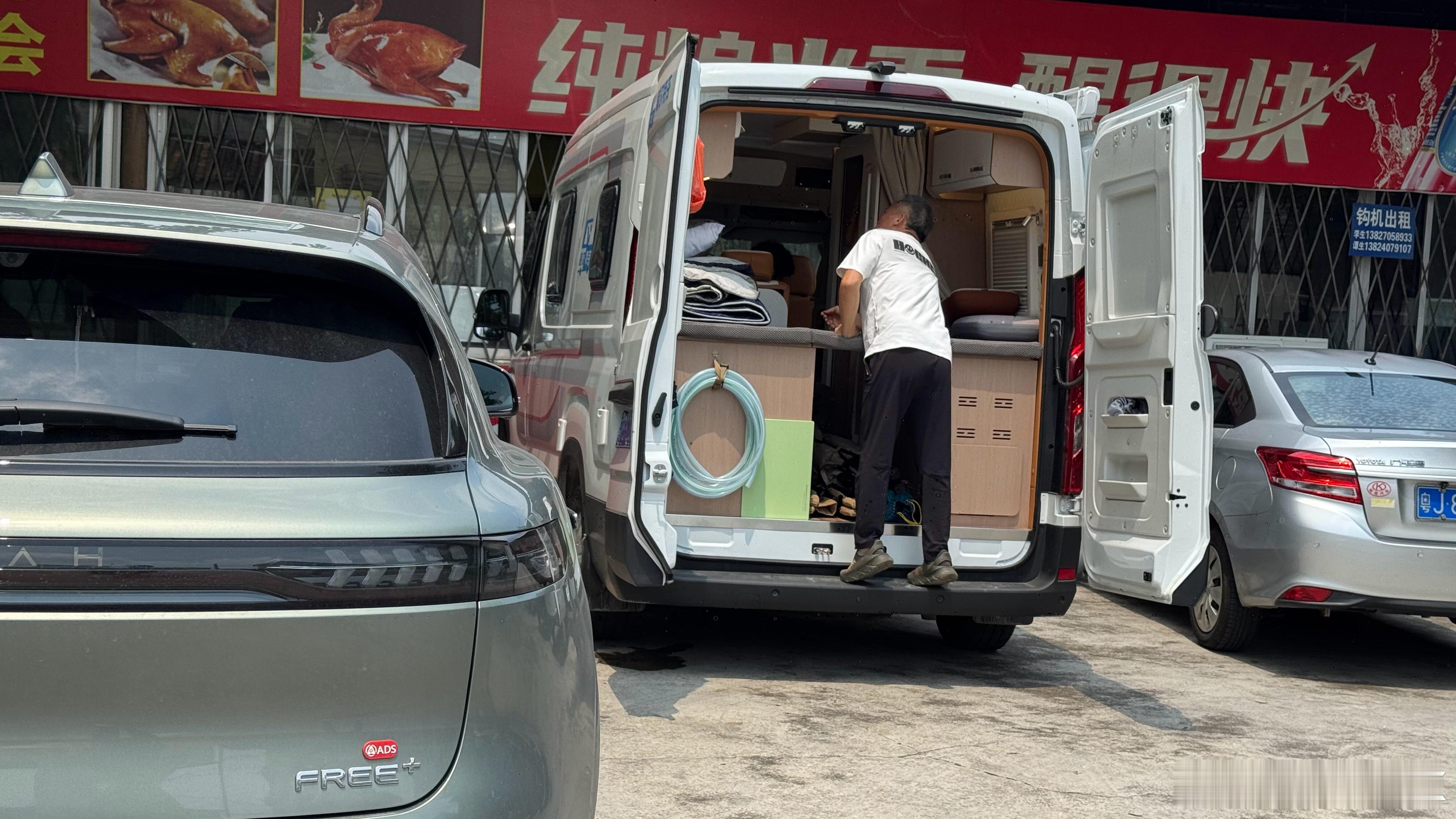 我叔在尝试套我进入房车圈…自行式房车对我这些懒人来说更友好，更没有包袱感房车用大