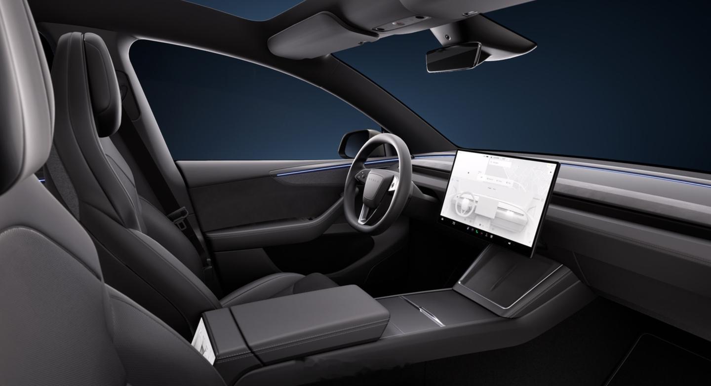 特斯拉Model Y L终于在美国上市了。6.2万美元，约合42万人民币。轴距加