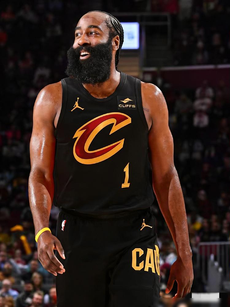 16投4中！这就是东部第一核心交出的成绩单？坎宁安被骑士那个新秀杰伦泰森锁得几乎