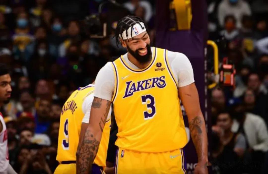 戴维斯:  爽歪歪，0MVP+0得分王+0篮板王=3年1.8亿顶薪！
爱德华兹: