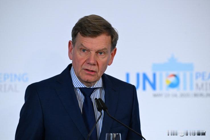 德国外长急吼吼！12月访华倒计时，就为抱中国大腿破局？

德国外长瓦德富尔这波“