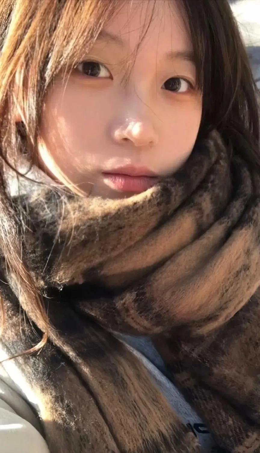 不在任何东西面前失去自我，
这是我们对自身价值的坚定守护，
是对内心真实的执着追