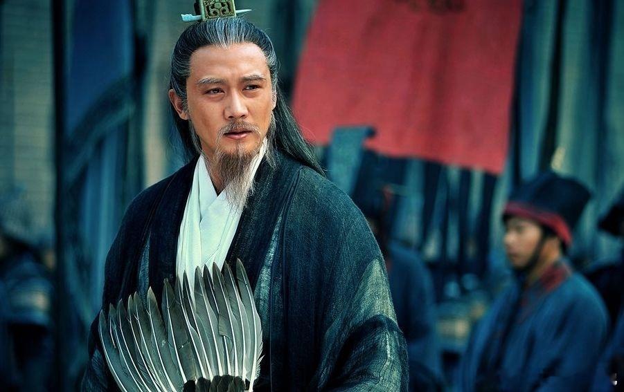 三国里，最可怕之人既非曹操，亦非诸葛亮，而是司马懿。曹操挟天子以令诸侯，智谋超群